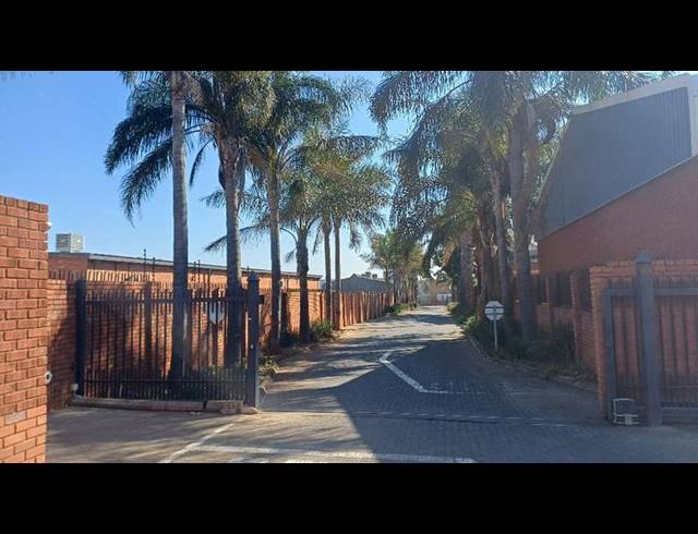 INDUSTRIAL PROPERTY TO RENT IN HENNOPSPARK